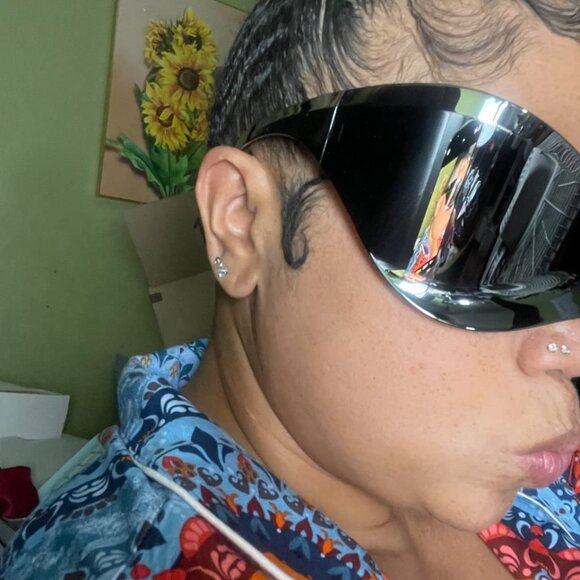 Neiman Marcus Luxury Oversized Shield Futuristic Sunglasses - Picture 2 of 5